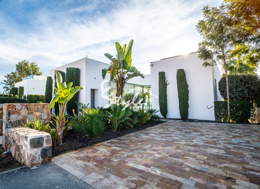 Resale - Villa - Las Colinas - Las Colinas Golf