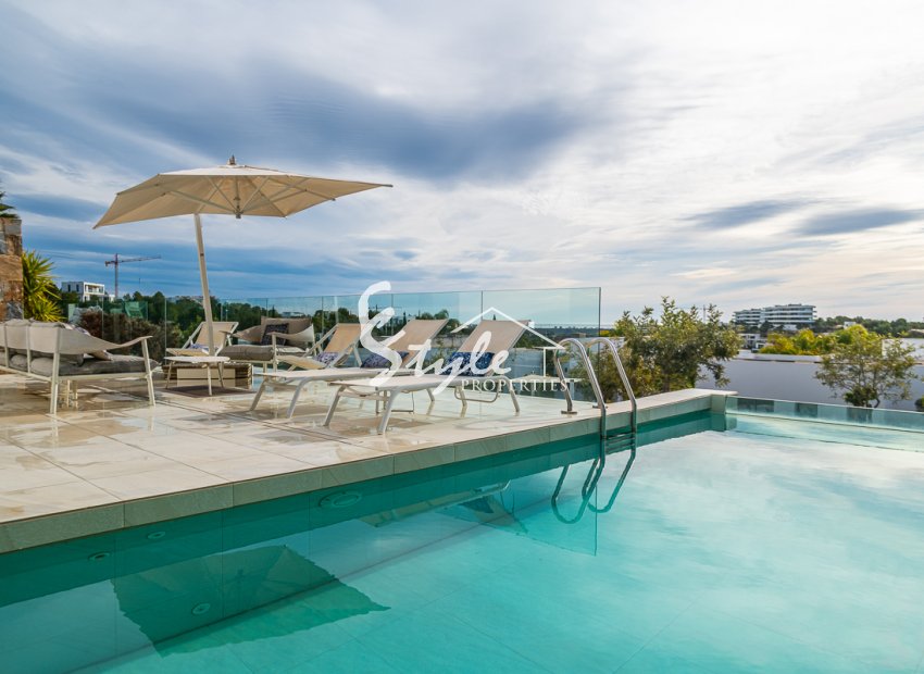 Resale - Villa - Las Colinas - Las Colinas Golf