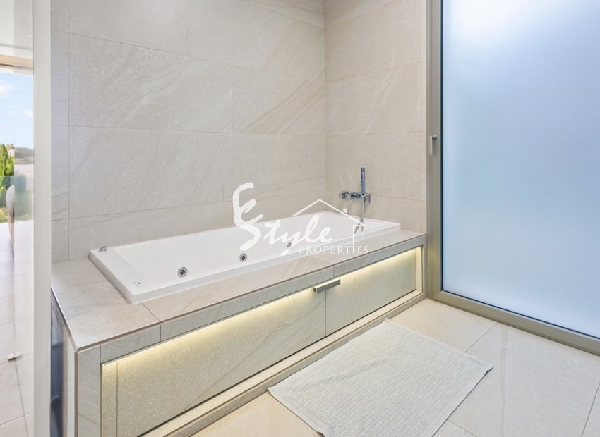 Resale - Villa - Las Colinas - Las Colinas Golf