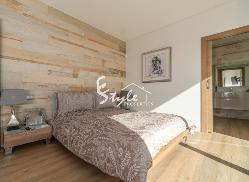 Resale - Villa - Las Colinas - Las Colinas Golf