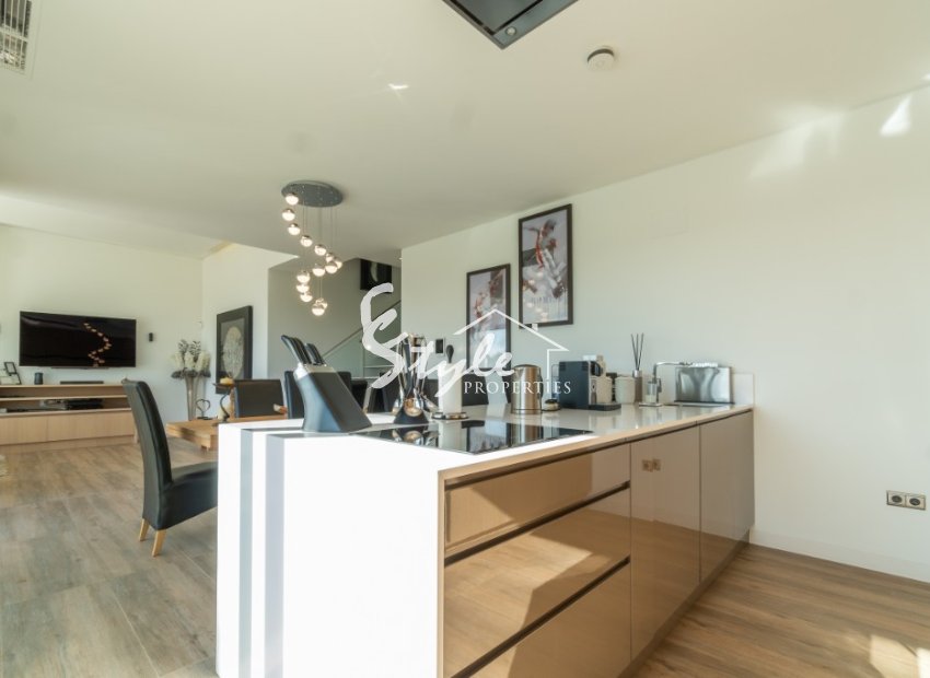 Resale - Villa - Las Colinas - Las Colinas Golf