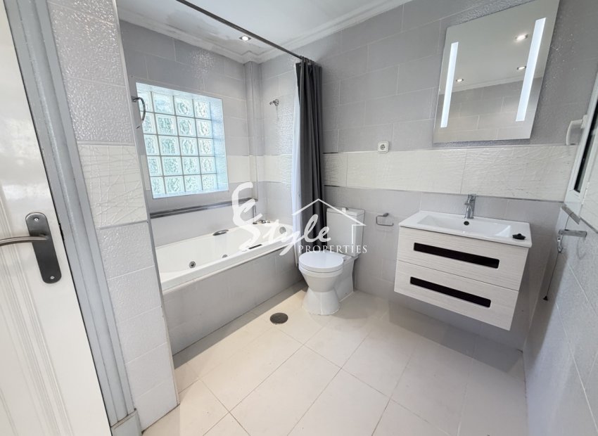 Resale - Villa - Las Ramblas Golf - Las Ramblas