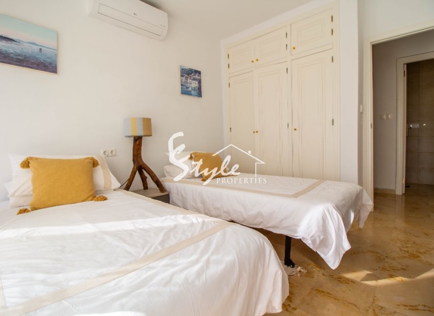 Resale - Villa - Las Ramblas