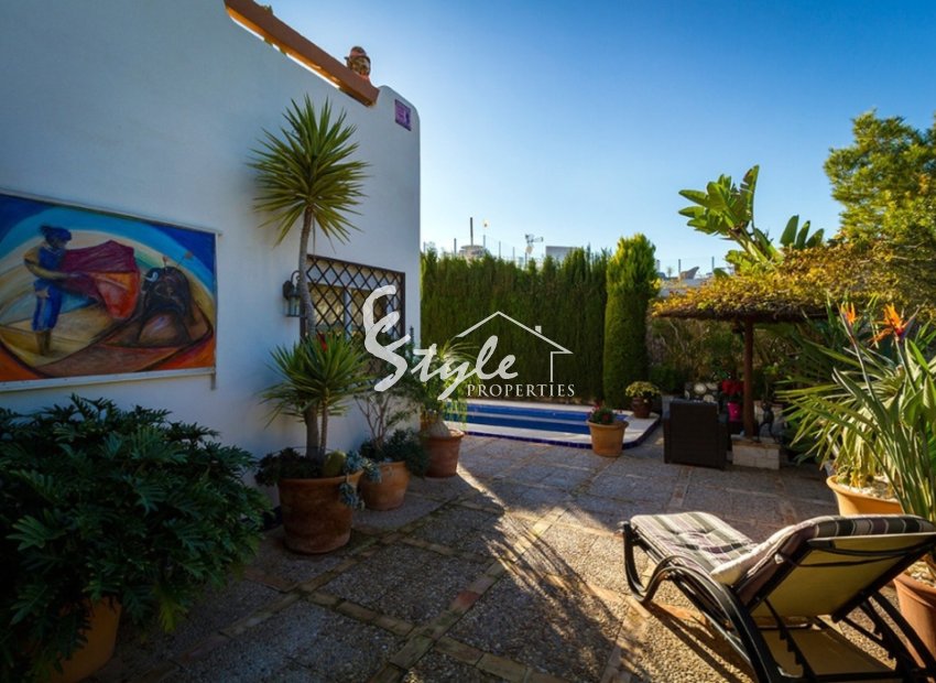 Resale - Villa - Lomas de Don Juan