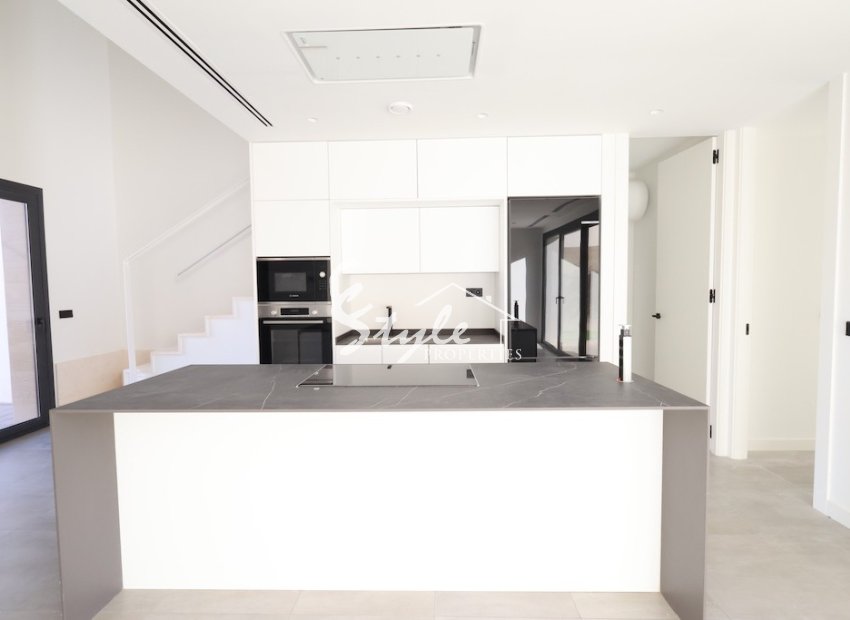 Resale - Villa - Los Alcazares