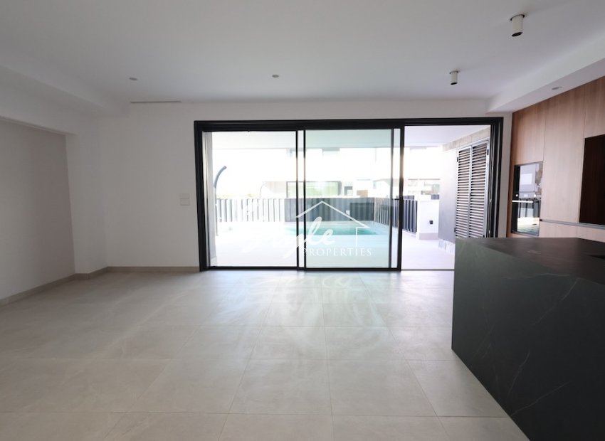 Resale - Villa - Los Alcazares