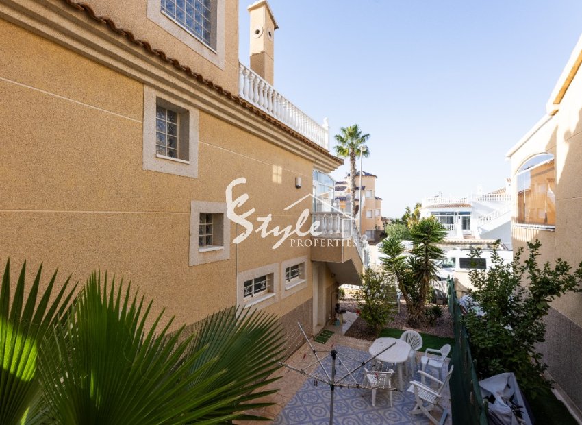 Resale - Villa - Los Altos