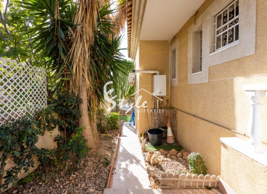 Resale - Villa - Los Altos