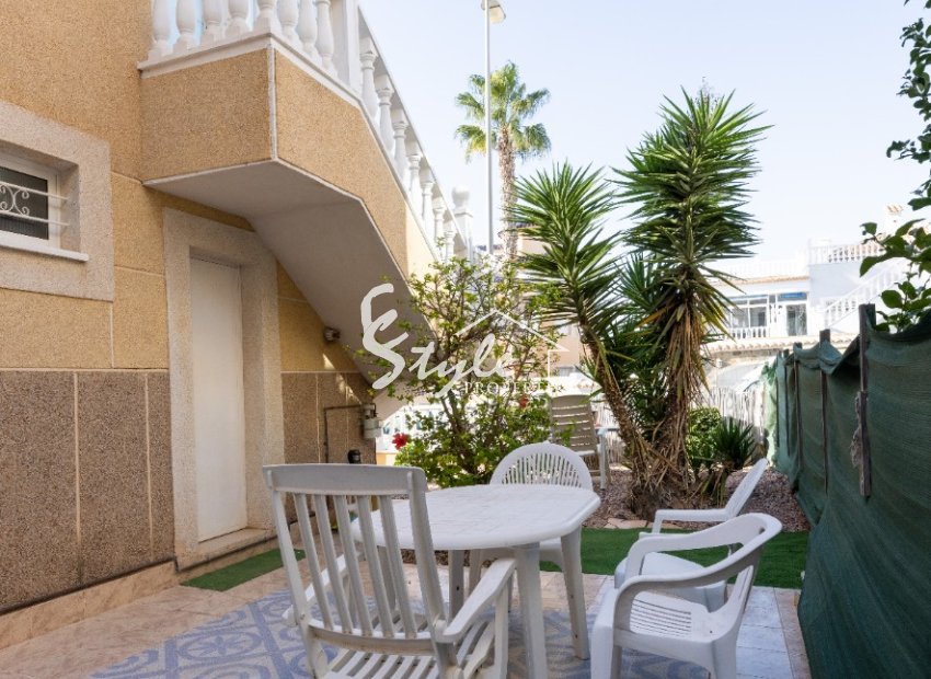 Resale - Villa - Los Altos