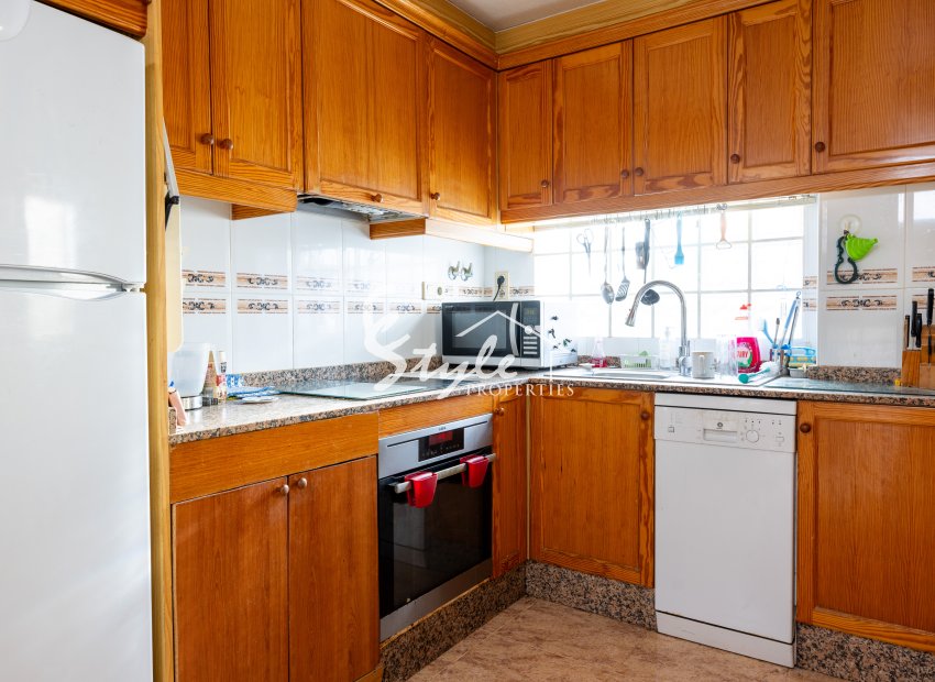 Resale - Villa - Los Altos