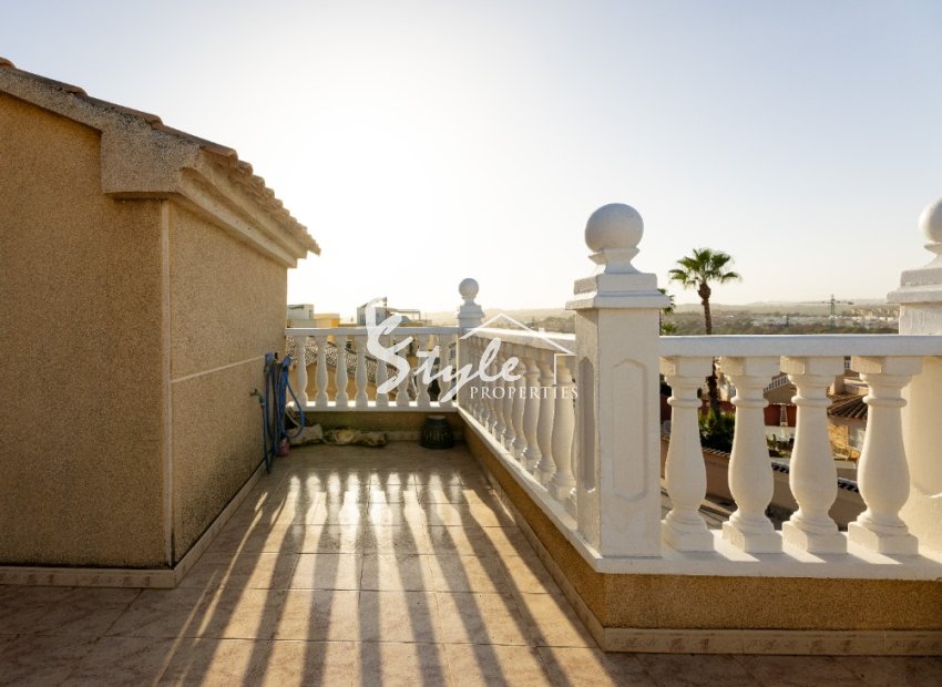 Resale - Villa - Los Altos