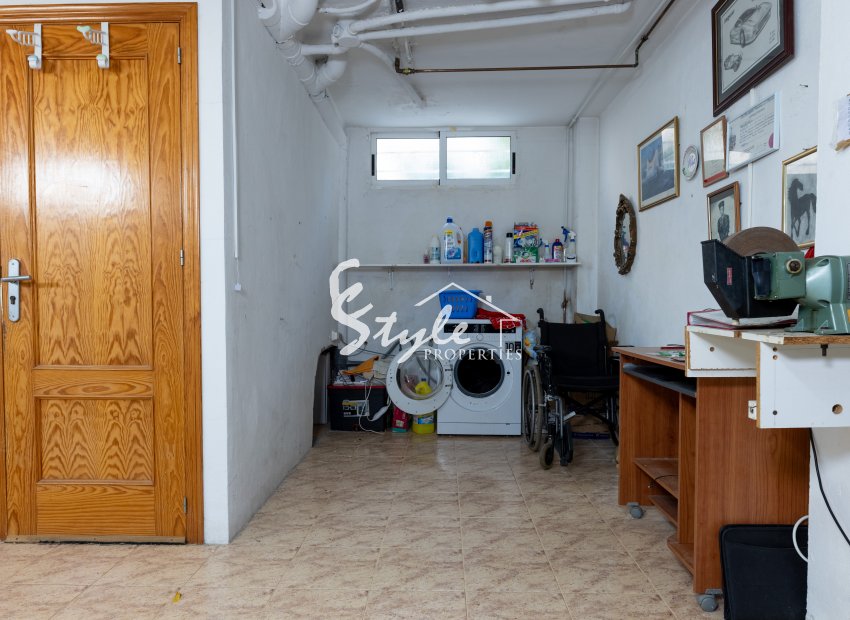 Resale - Villa - Los Altos