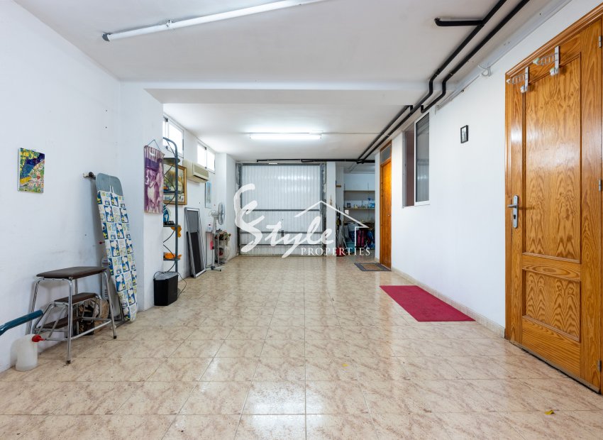 Resale - Villa - Los Altos