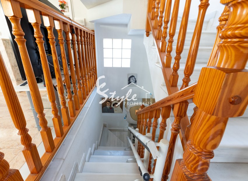 Resale - Villa - Los Altos