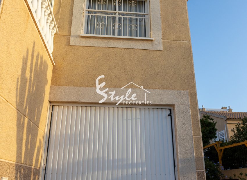 Resale - Villa - Los Altos