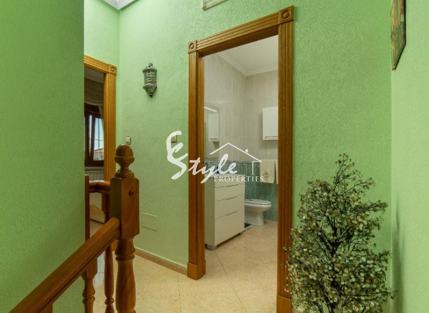 Resale - Villa - Los Altos