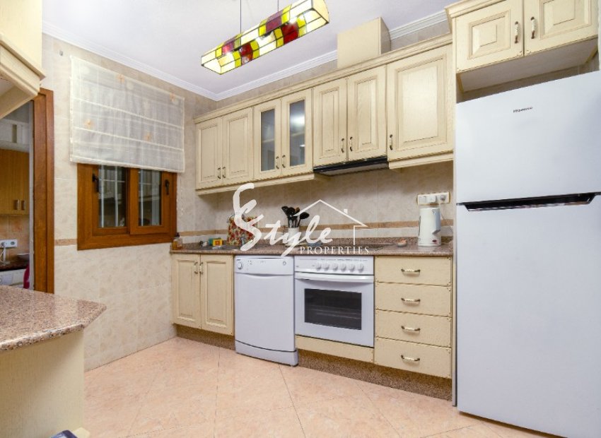 Resale - Villa - Los Altos