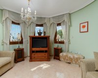 Resale - Villa - Los Altos