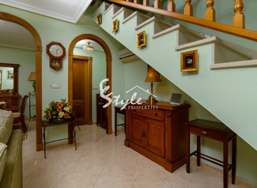 Resale - Villa - Los Altos