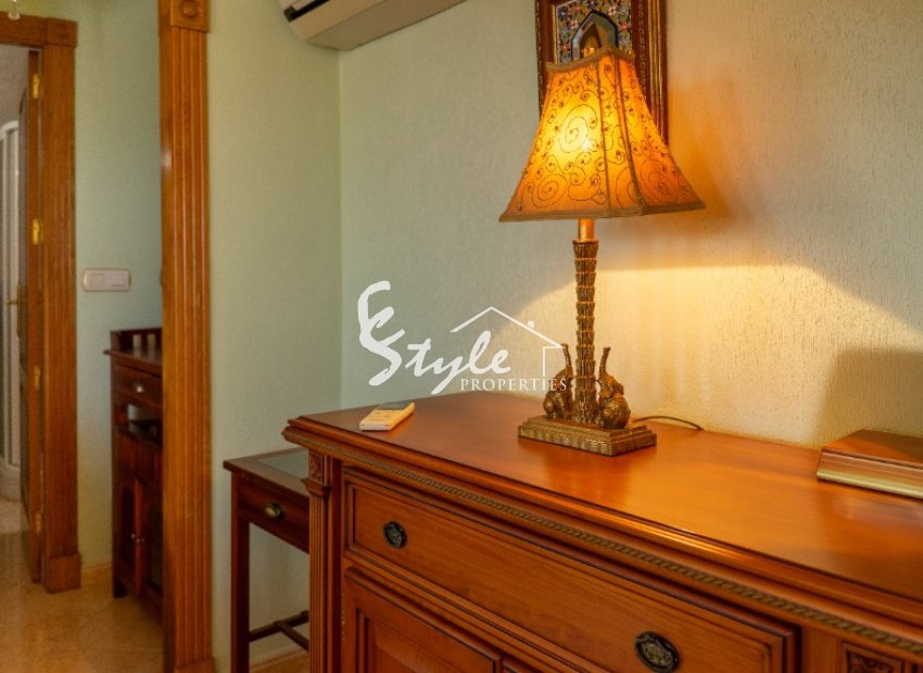 Resale - Villa - Los Altos