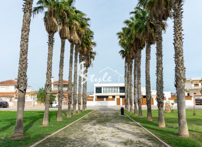 Resale - Villa - Los Altos