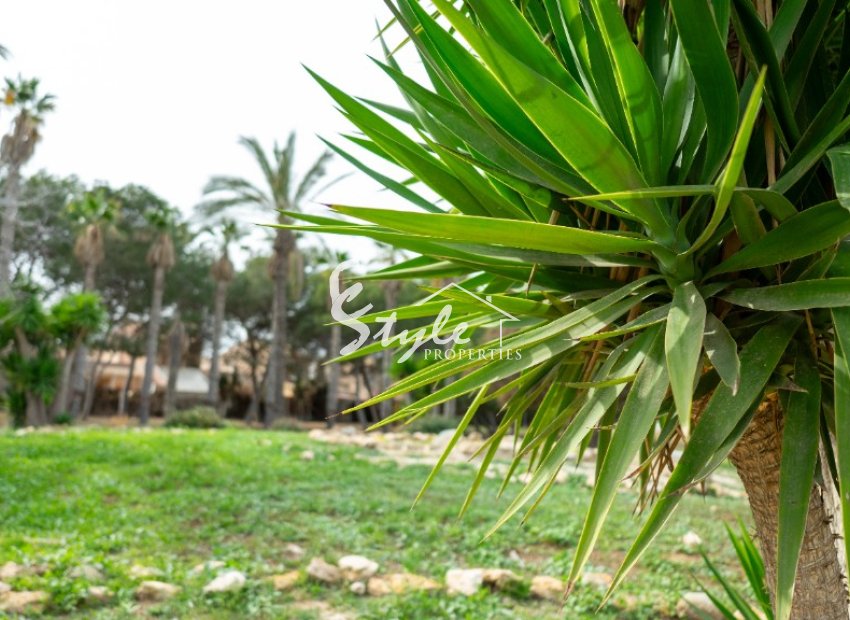 Resale - Villa - Los Altos