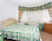 Resale - Villa - Los Altos