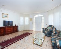 Resale - Villa - Los Altos