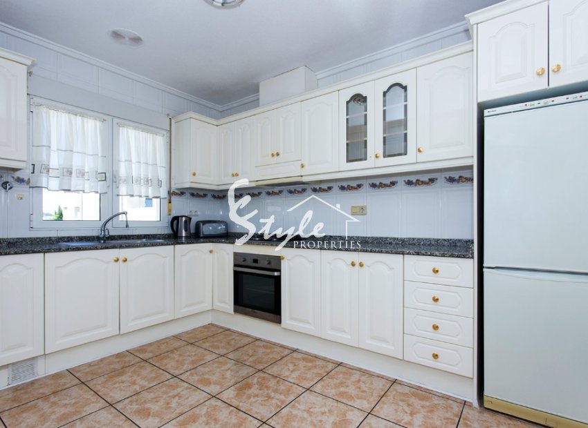 Resale - Villa - Los Altos