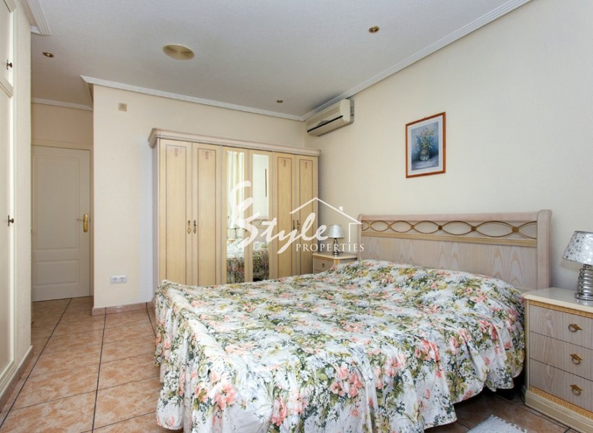 Resale - Villa - Los Altos