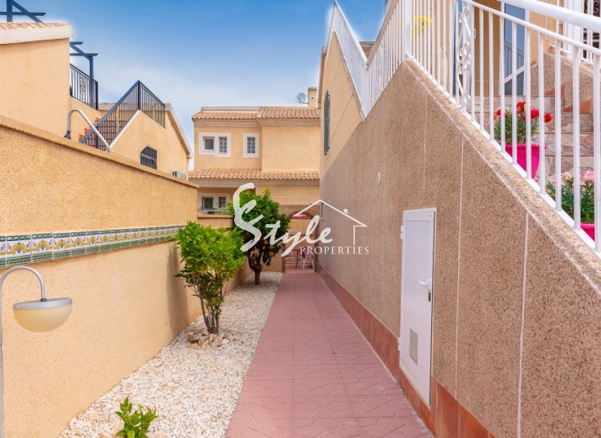 Resale - Villa - Los Altos