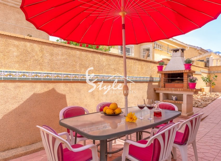 Resale - Villa - Los Altos