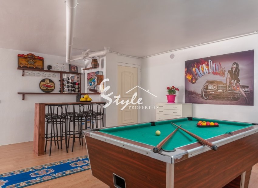 Resale - Villa - Los Altos