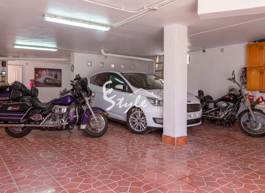 Resale - Villa - Los Altos