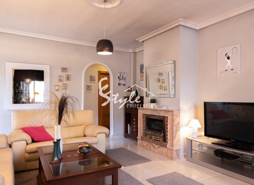 Resale - Villa - Los Altos