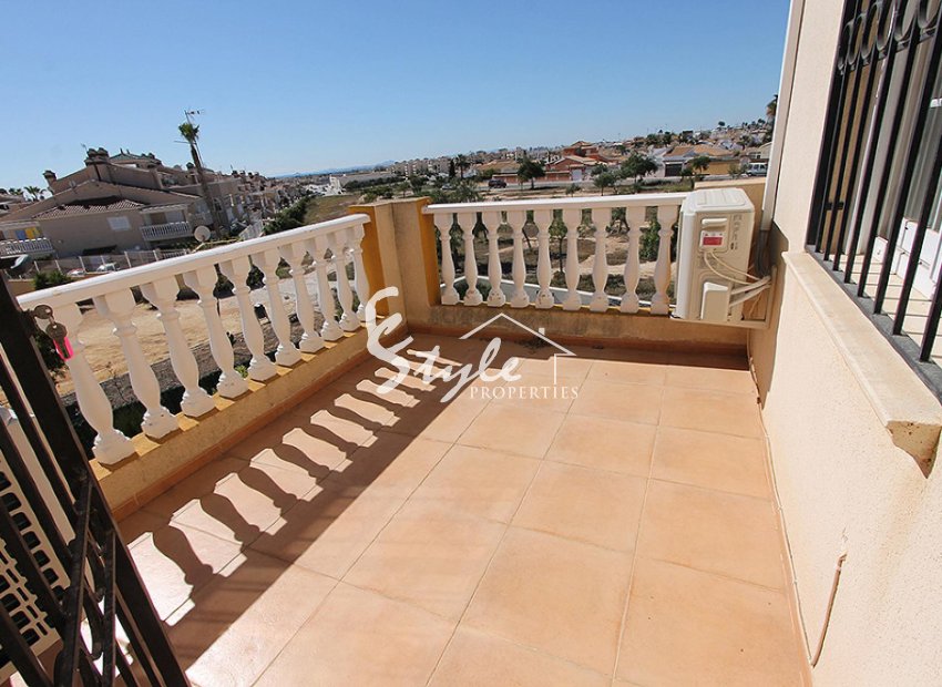 Resale - Villa - Los Altos