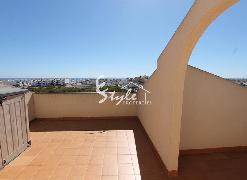 Resale - Villa - Los Altos