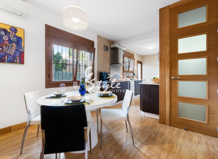 Resale - Villa - Los Balcones