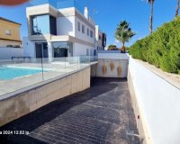 Resale - Villa - Los Balcones