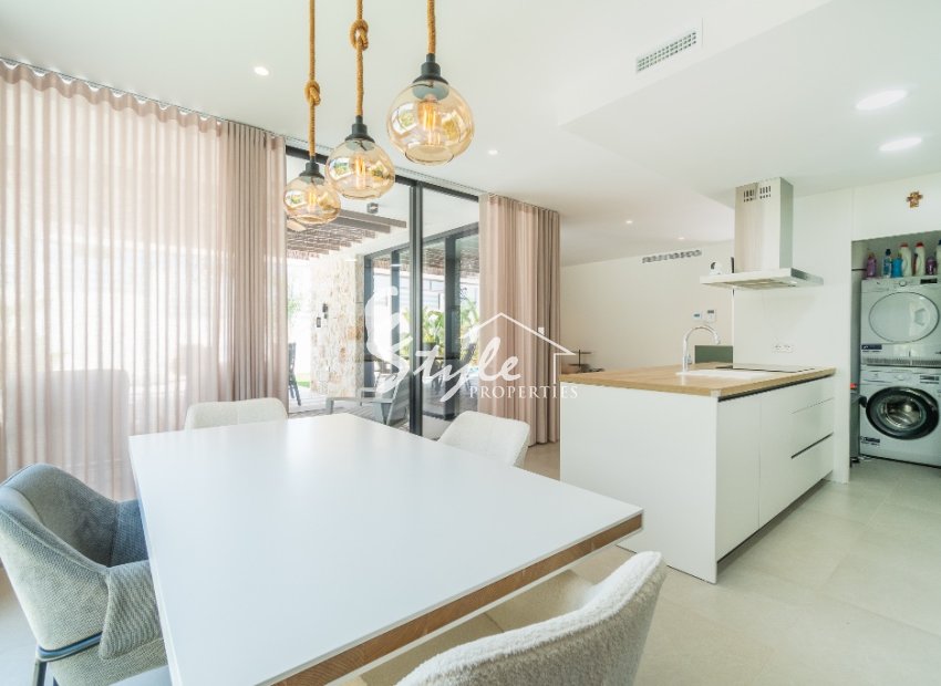 Resale - Villa - Los Balcones