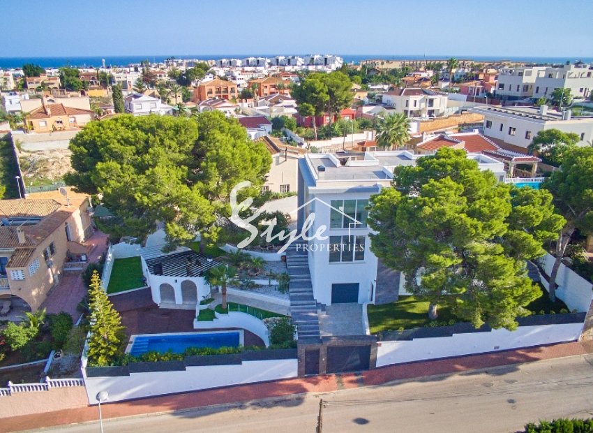 Resale - Villa - Los Balcones