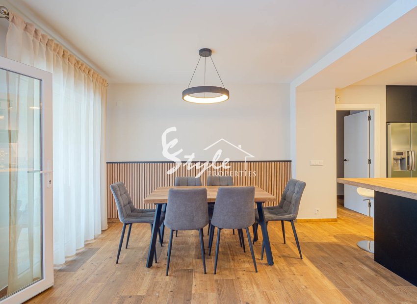 Resale - Villa - Los Balcones