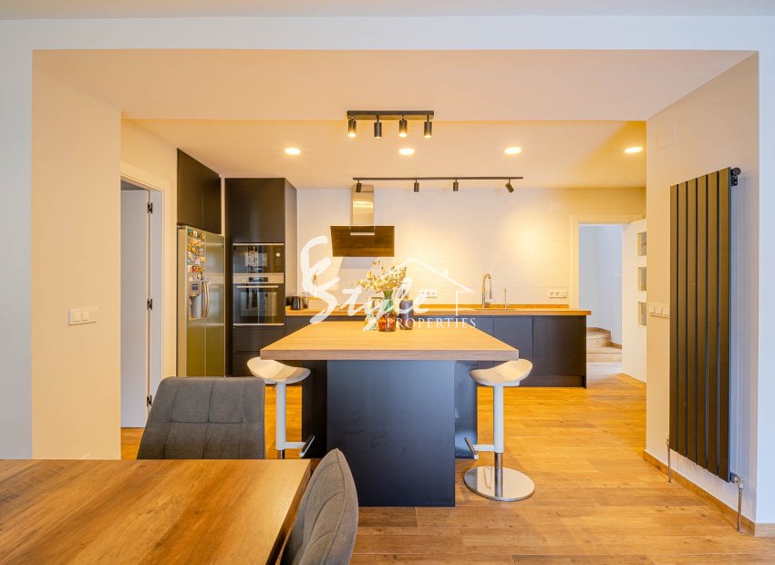 Resale - Villa - Los Balcones