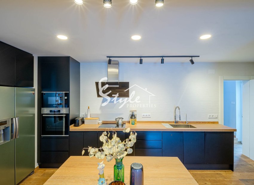 Resale - Villa - Los Balcones