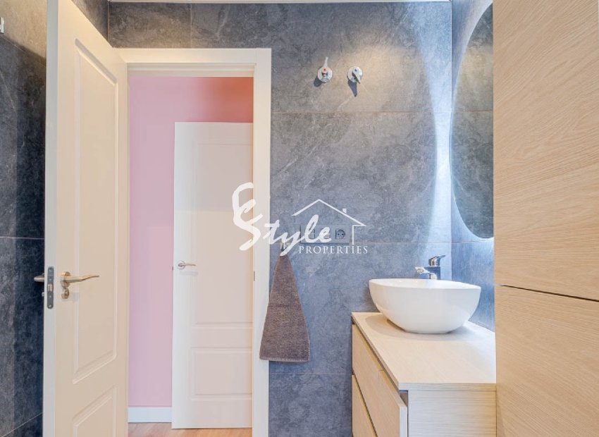 Resale - Villa - Los Balcones