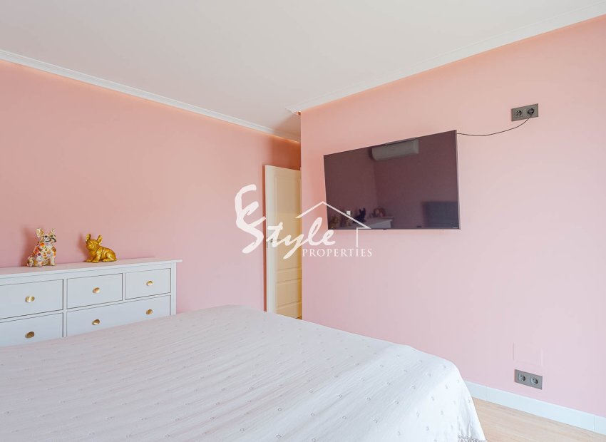 Resale - Villa - Los Balcones