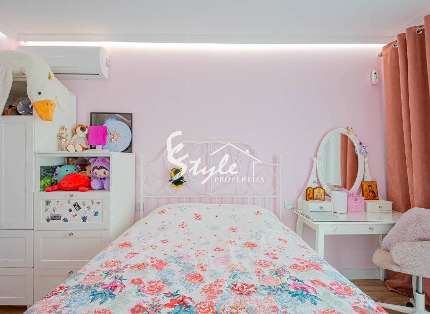 Resale - Villa - Los Balcones