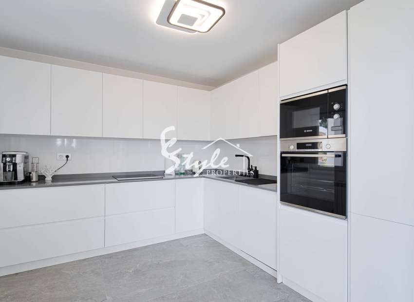 Resale - Villa - Los Balcones