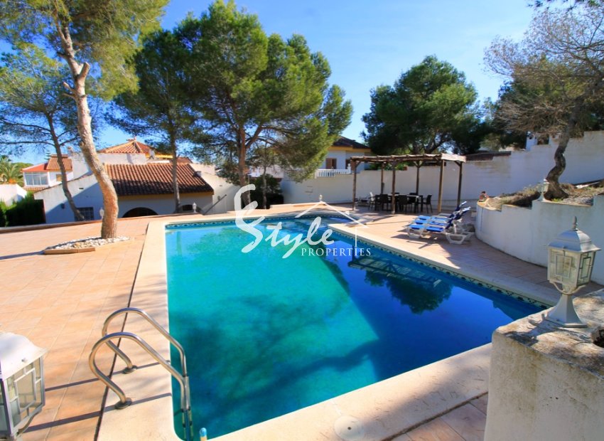 Resale - Villa - Mil Palmeras