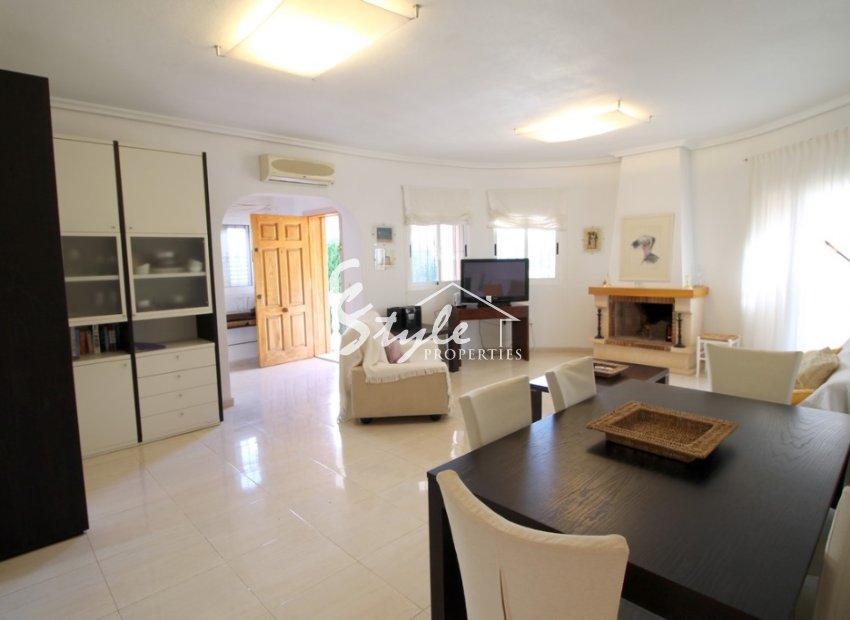 Resale - Villa - Mil Palmeras